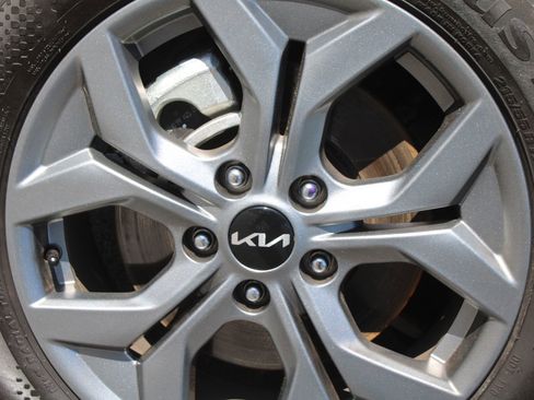 Certified 2026 Kia Seltos LX AWD/4WD image 17