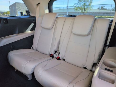 Used 2020 Mercedes-Benz GLS 450 4MATIC image 32