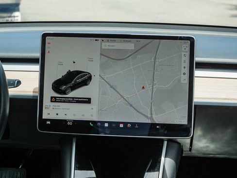 Used 2018 Tesla Model 3 Long Range RWD image 15