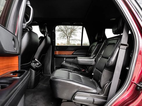 Used 2019 Lincoln Navigator Select w/ Technology Package image 37
