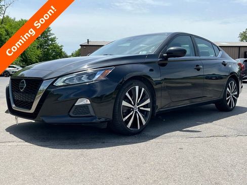 Used 2021 Nissan Altima 2.5 SR FWD image 2