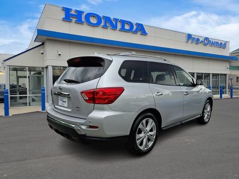 Used 2019 Nissan Pathfinder SL w/ SL Premium Package AWD/4WD image 4