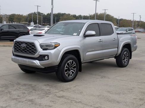 Used 2022 Toyota Tacoma TRD Sport image 10
