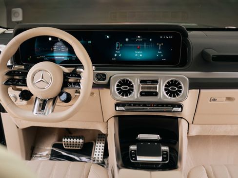 Used 2025 Mercedes-Benz G 63 AMG 4MATIC image 7