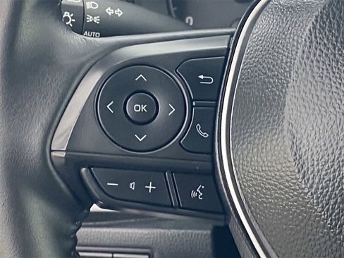 Certified 2025 Toyota Corolla SE image 25