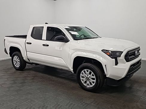 Used 2024 Toyota Tacoma SR image 1