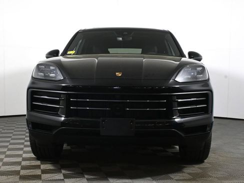 Used 2025 Porsche Cayenne AWD/4WD image 10