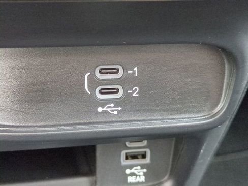 New 2026 Chrysler Pacifica Select image 23