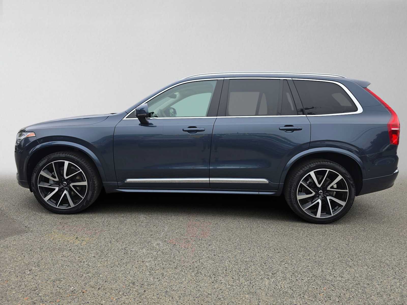 Certified 2023 Volvo XC90 B6 Plus w/ Protection Package Premier AWD/4WD image 7