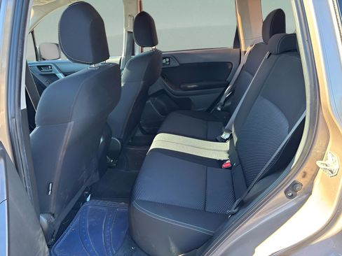 Used 2015 Subaru Forester 2.5i w/ Alloy Wheel Package image 10