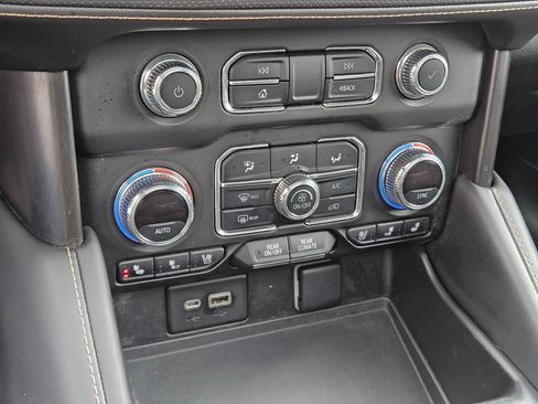 Used 2022 GMC Yukon AT4 image 26