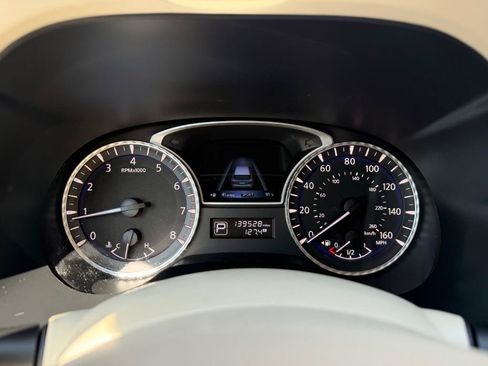 Used 2013 INFINITI JX35 FWD w/ Premium Pkg image 3