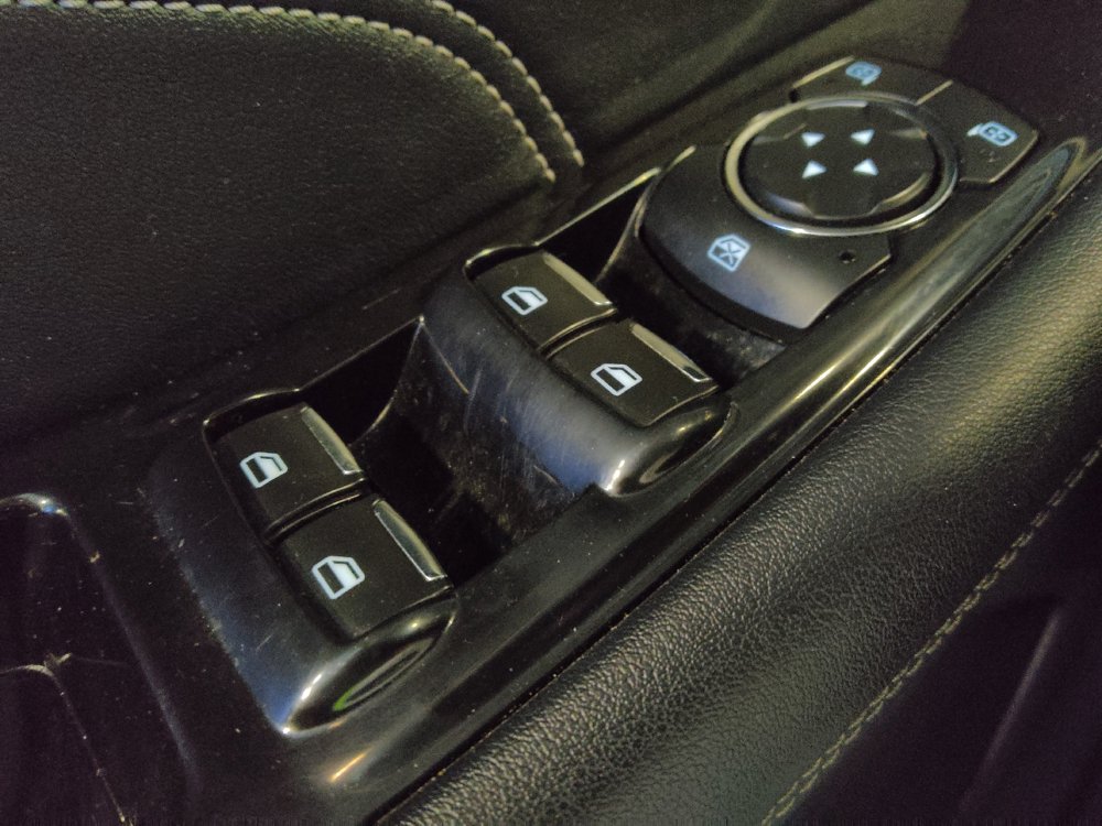 Used 2019 Ford Edge Titanium FWD image 27