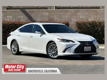 Used 2019 Lexus ES 300h w/ Accessory Package 2