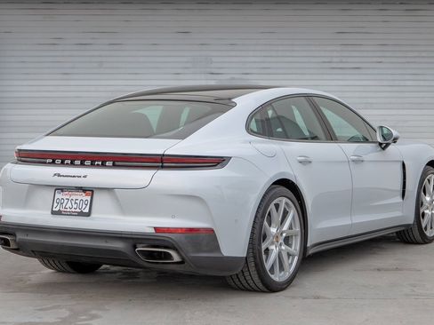 Certified 2024 Porsche Panamera 4 image 7