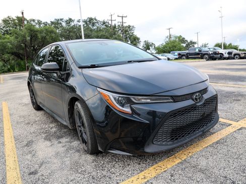 Used 2022 Toyota Corolla LE FWD image 5