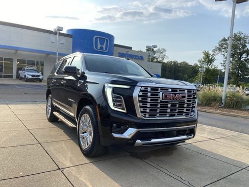 Used 2025 GMC Yukon Denali RWD image 2