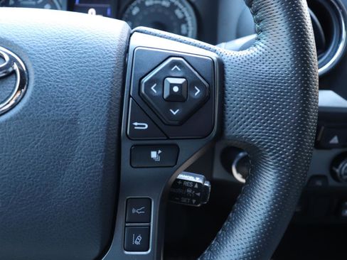 Used 2018 Toyota Tacoma TRD Sport image 52