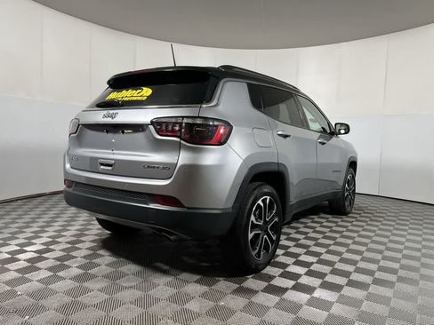Used 2022 Jeep Compass Limited AWD/4WD image 8