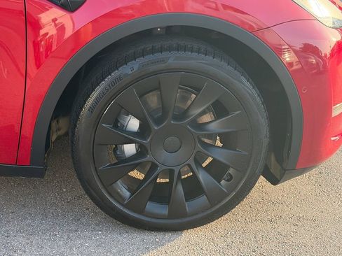 Used 2022 Tesla Model Y Long Range AWD/4WD image 9
