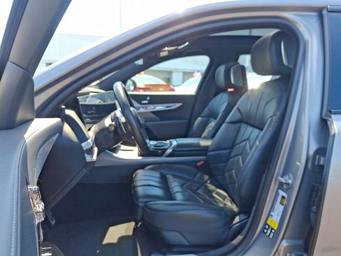 Used 2023 BMW 760i xDrive w/ Executive Package AWD/4WD image 14