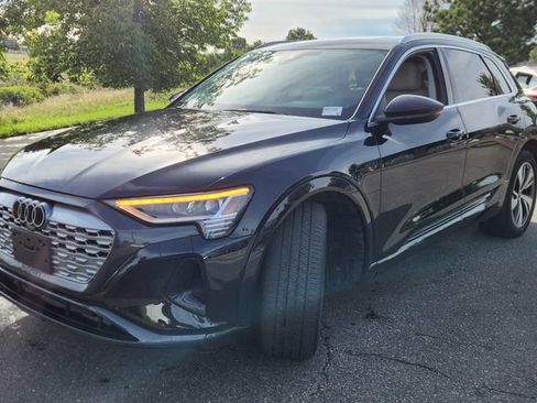 Used 2024 Audi Q8 e-tron Premium AWD/4WD image 2