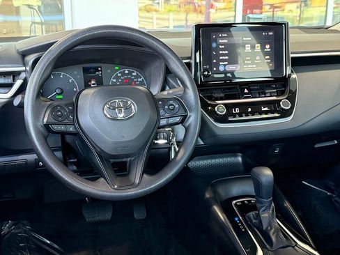 Certified 2025 Toyota Corolla LE image 32