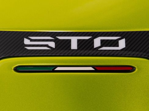 Used 2023 Lamborghini Huracan STO RWD image 44