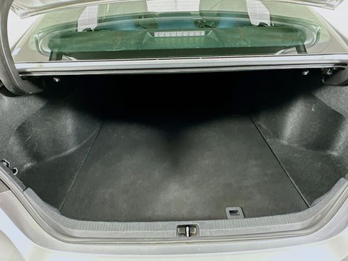 Used 2018 Toyota Camry LE image 26