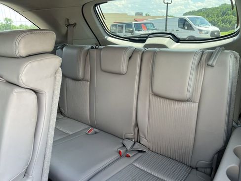 Used 2017 Toyota Highlander LE image 13
