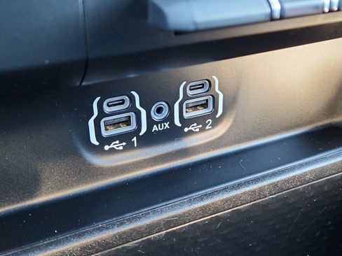 Used 2024 RAM 1500 Laramie image 25