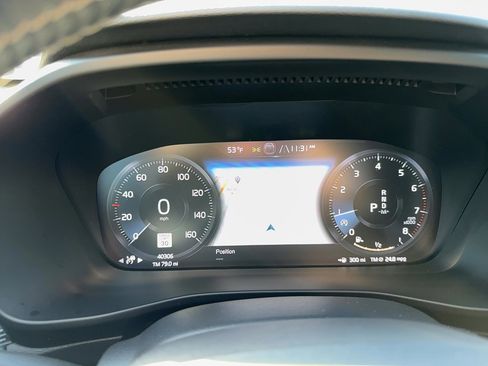 Used 2021 Volvo XC40 T5 R-Design w/ Protection Package Premier image 17