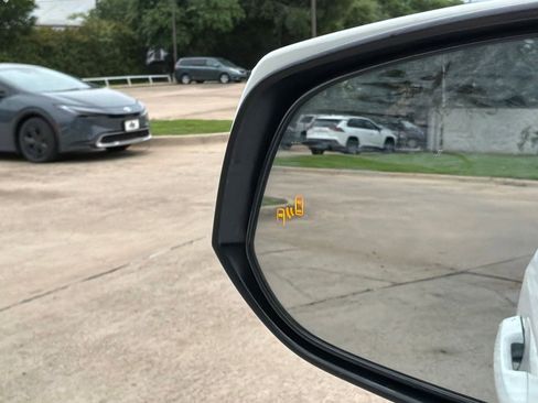 Used 2024 Toyota RAV4 XLE FWD image 20