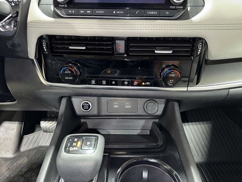 Used 2022 Nissan Rogue SV AWD/4WD image 21