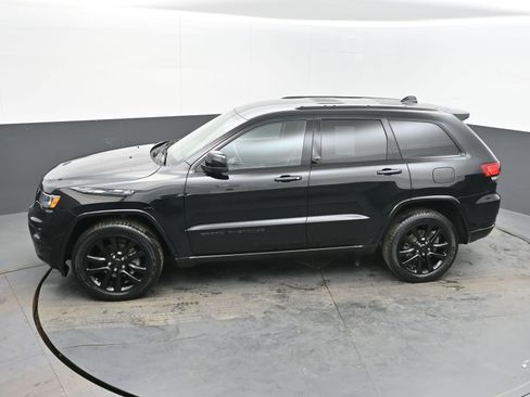 Used 2019 Jeep Grand Cherokee Altitude image 33