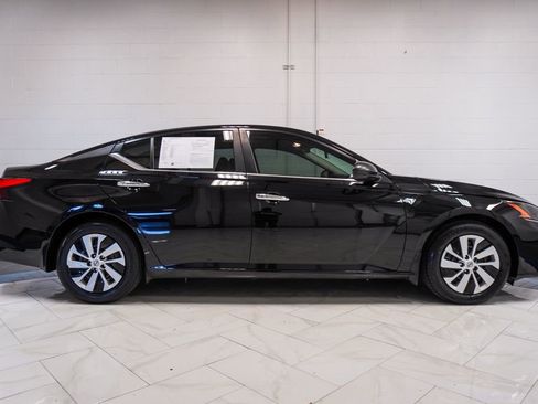 Used 2024 Nissan Altima 2.5 S image 8