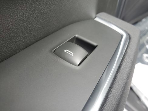 New 2025 GMC Sierra 1500 Elevation image 14