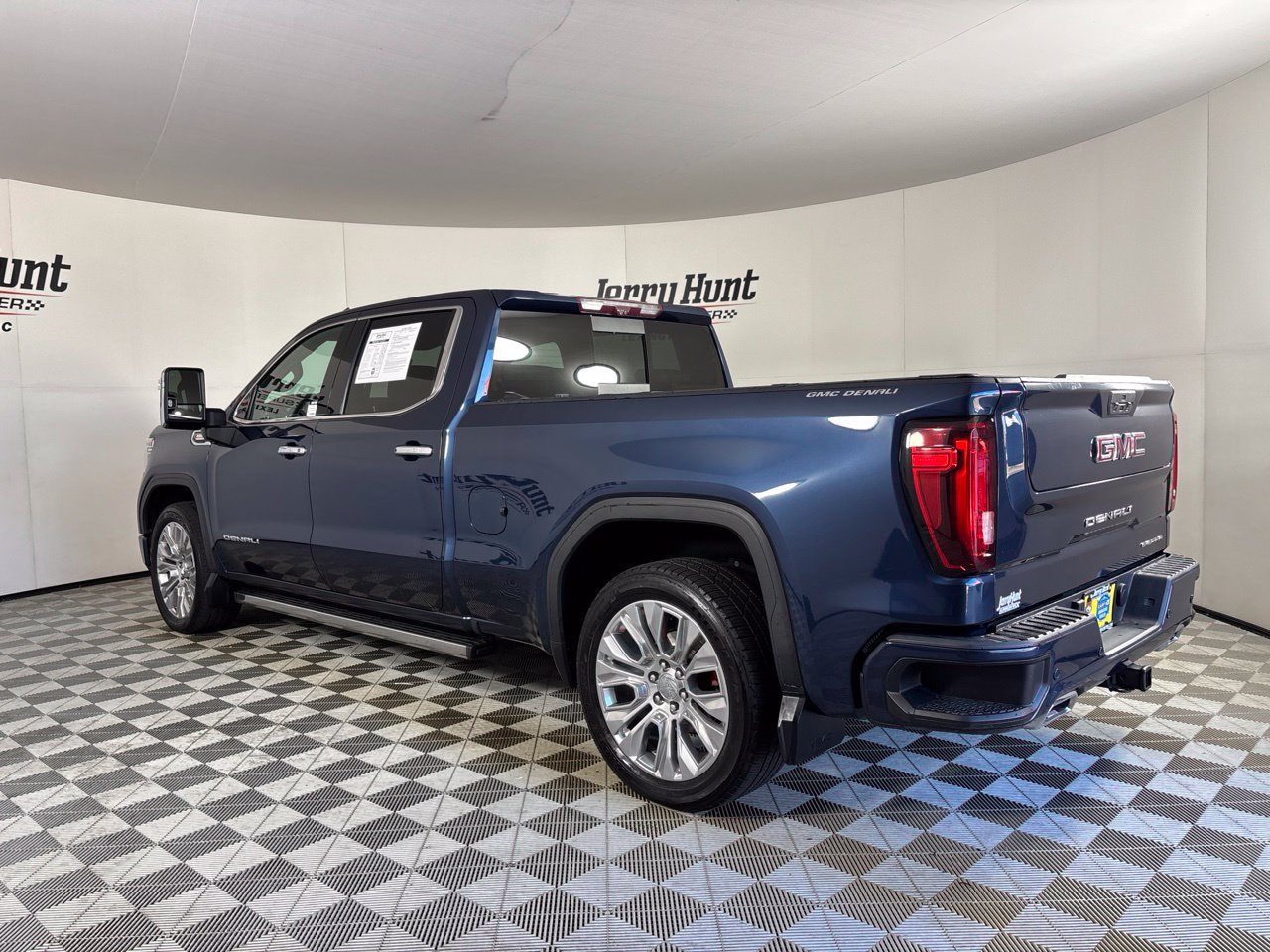 Used 2021 GMC Sierra 1500 Denali w/ Denali Ultimate Package AWD/4WD image 6
