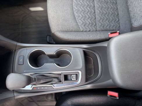 Used 2024 Chevrolet Equinox LT w/ LPO, Floor Liner Package FWD image 31