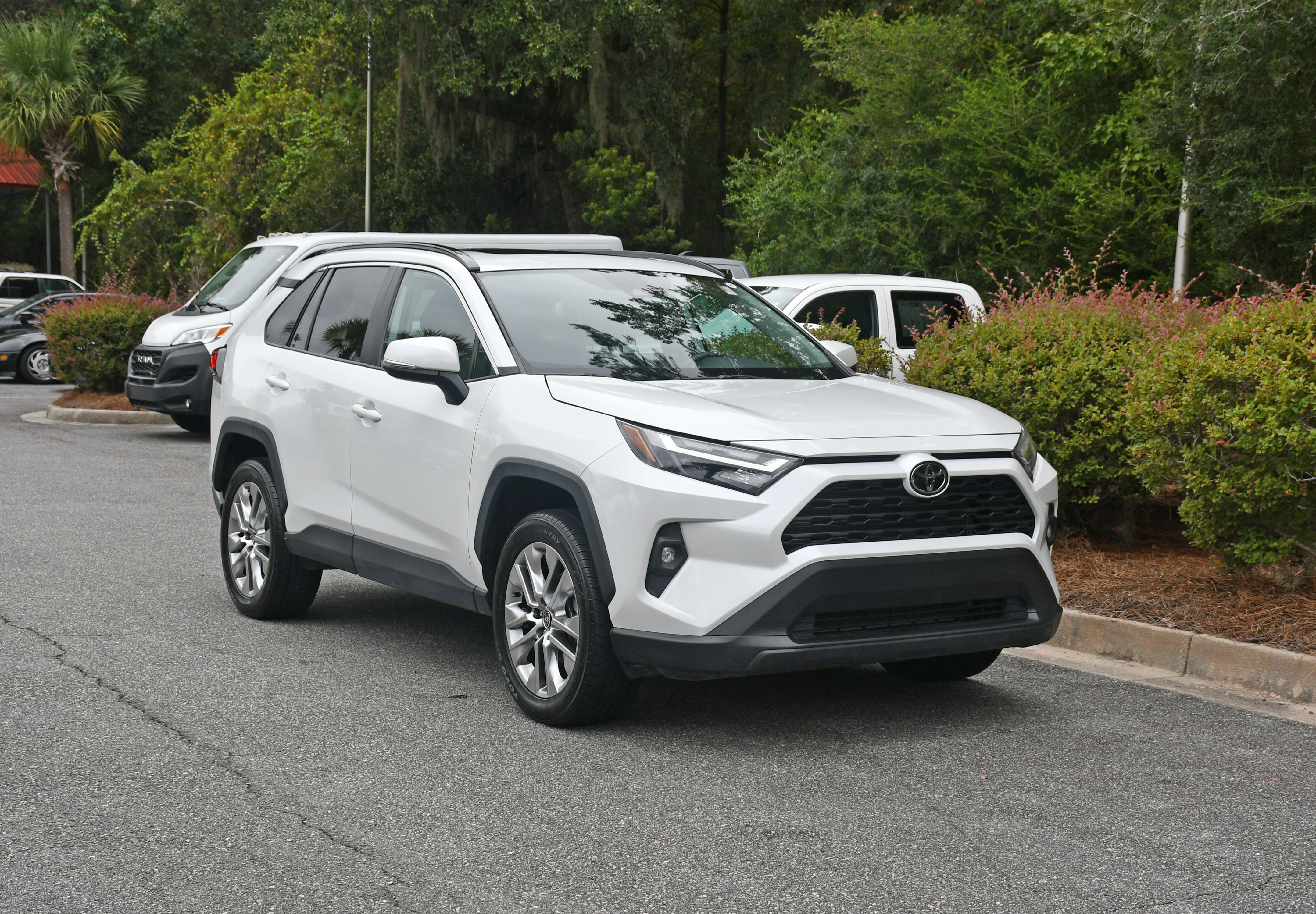 Used 2023 Toyota RAV4 XLE Premium FWD image 6