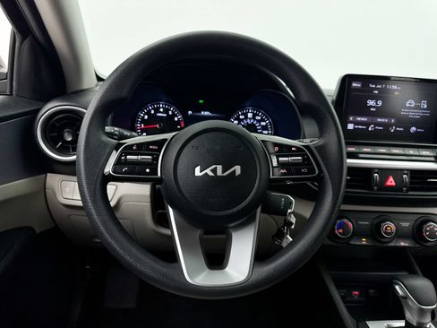 Used 2022 Kia Forte LXS FWD image 31
