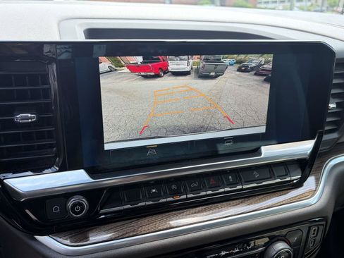 Used 2023 Chevrolet Silverado 1500 RST AWD/4WD image 13