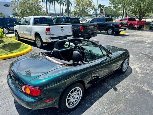Used 1999 MAZDA MX-5 Miata RWD image 14
