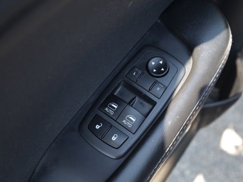 Used 2019 Dodge Challenger SXT RWD image 21