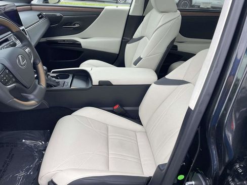 Used 2025 Lexus ES 350 Ultra Luxury FWD image 28