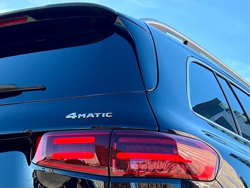 Certified 2025 Mercedes-Benz GLB 250 4MATIC image 9