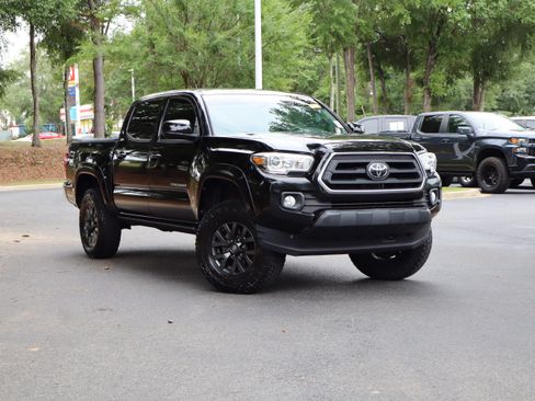 Used 2020 Toyota Tacoma SR5 w/ SR5 Appearance Package (SM) RWD image 2