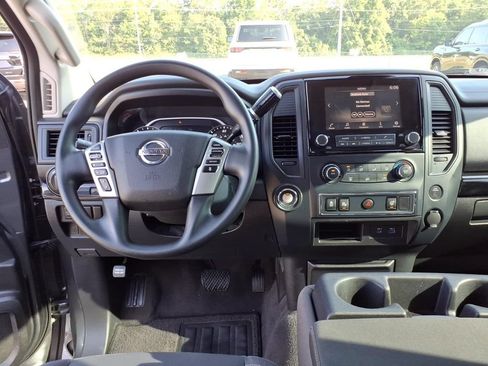 Certified 2022 Nissan Titan SV RWD image 6