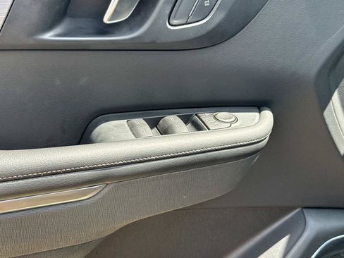 Used 2025 Buick Enclave Preferred FWD image 11