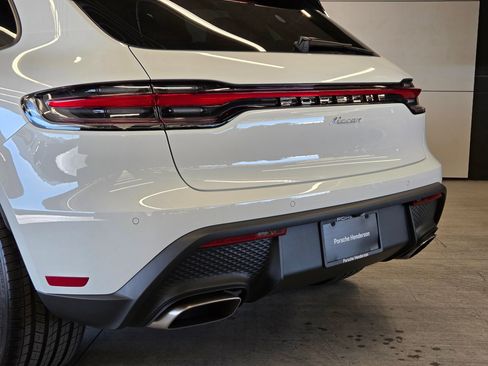 New 2026 Porsche Macan AWD/4WD image 8